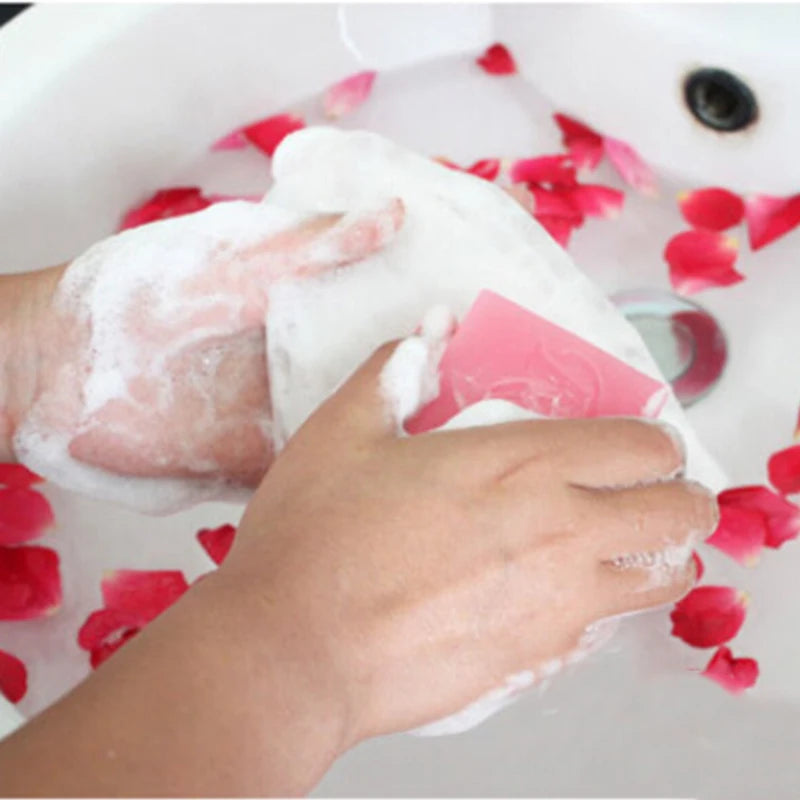 Travel Face Towel and Bath Mesh Cloth - Versatile Shower and Scrub Washcloth for Effective Cleansing